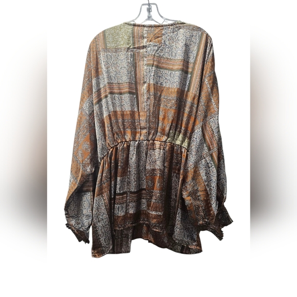 Heyson Take The Risk Women's Peplum Long Kimono Sleeve Top - Picture 3 of 3